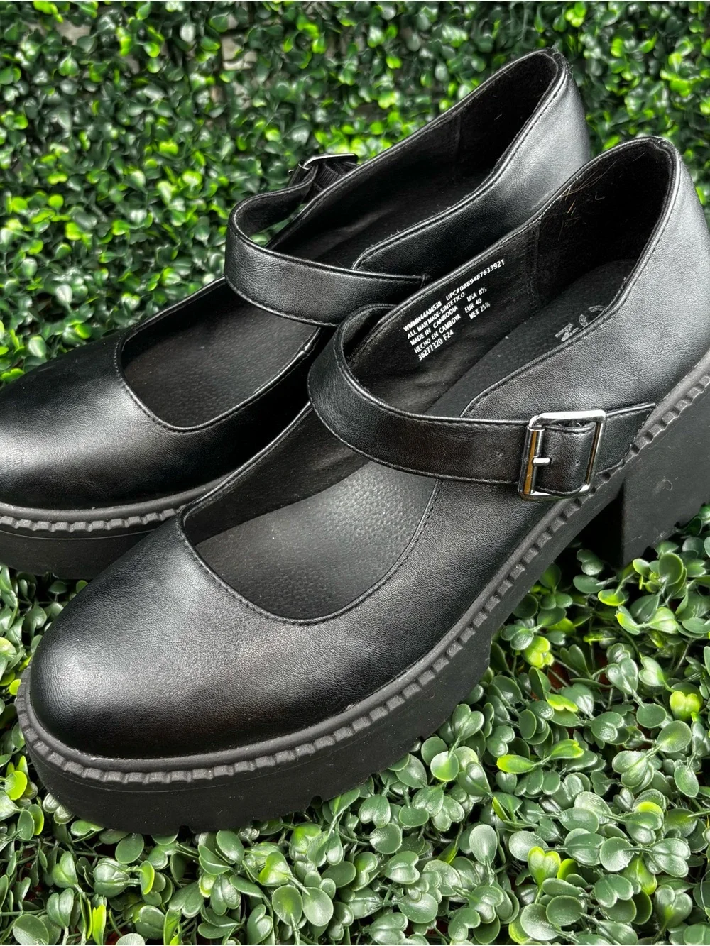 MADDEN NYC Black Leather Mary Jane Loafers with Buckle Strap size 8.5 woman